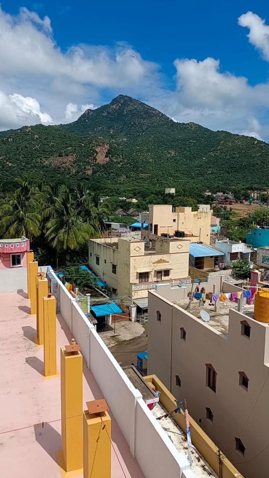 Sathya Guest House Tiruvannāmalai Exteriör bild
